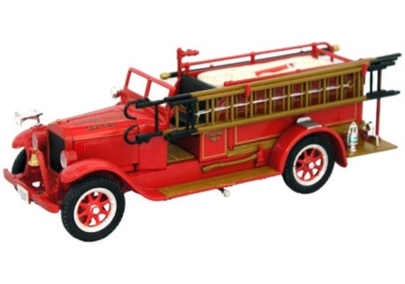 Reo Fire Truck 1:32